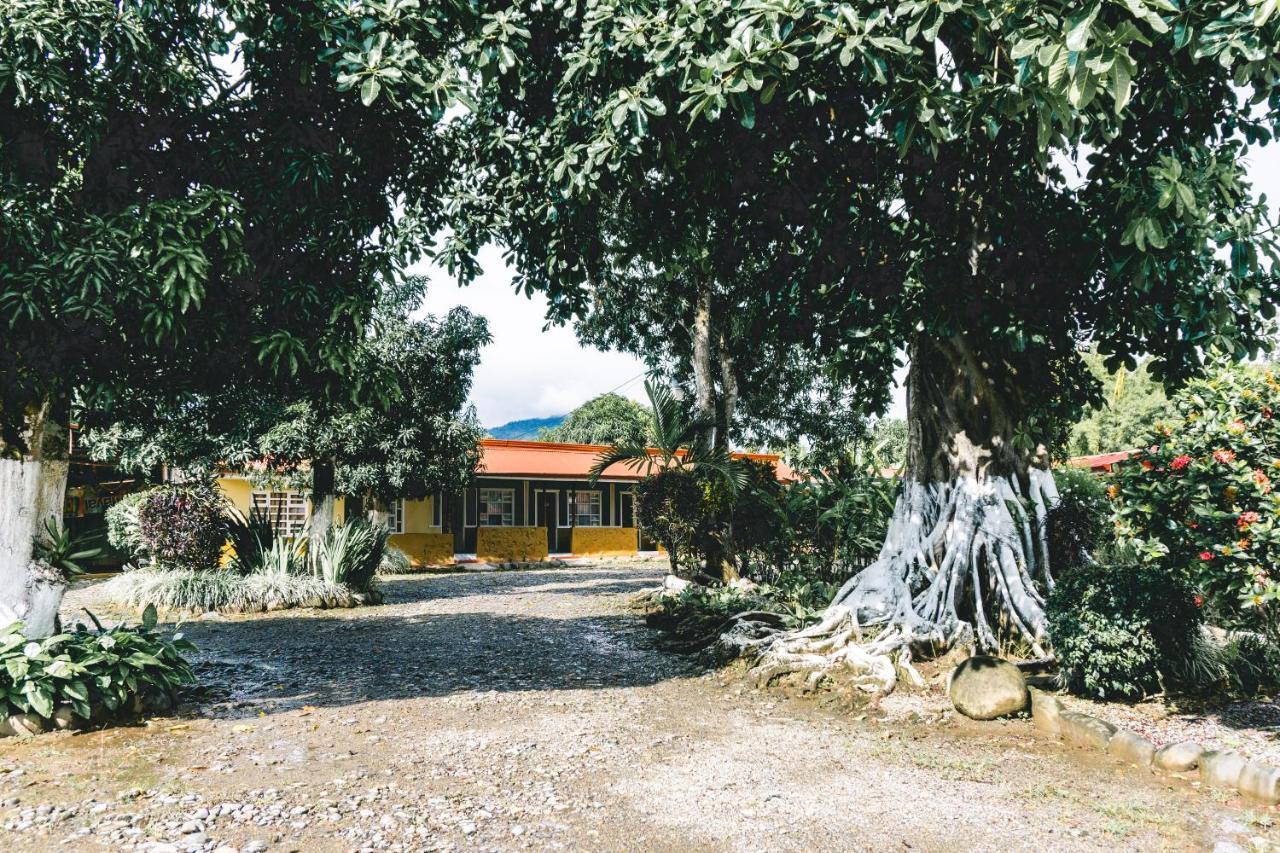 Cabinas El Prado San Isidro De El General Exterior photo
